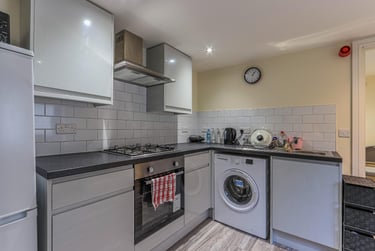 2 bed house, Cyril Crescent, Adamstown, Cardiff, CF241DQ - Image 3